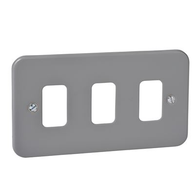 Picture of 3module Metalclad Front Plate