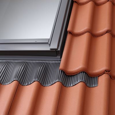 Picture of Velux Std Window Flashing Tile 114x118for tiles up to 120mm in profileroof pitch 15-90 deg