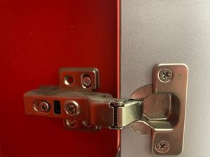 Picture of CREDO Half Overlay Cabinet Hinge Soft Close
clip on 223033
SCREWS NOT INCLUDED